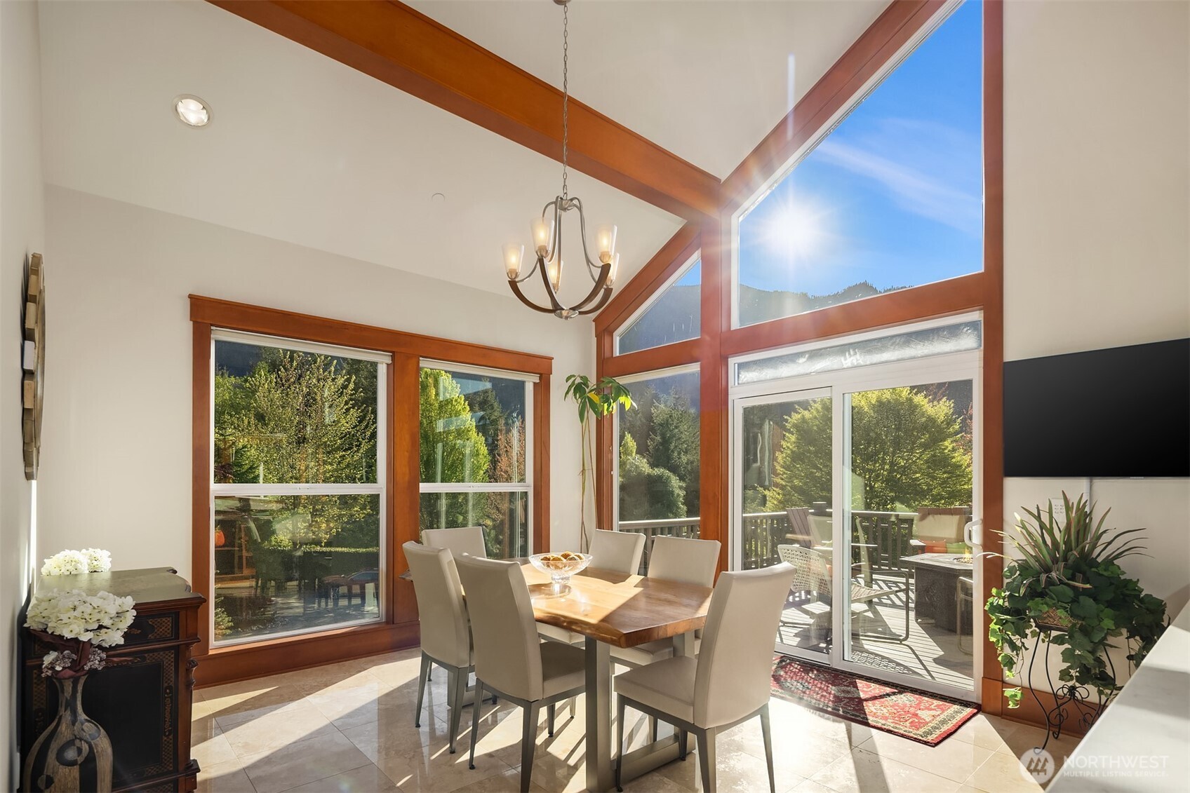 15803 Uplands Way SE