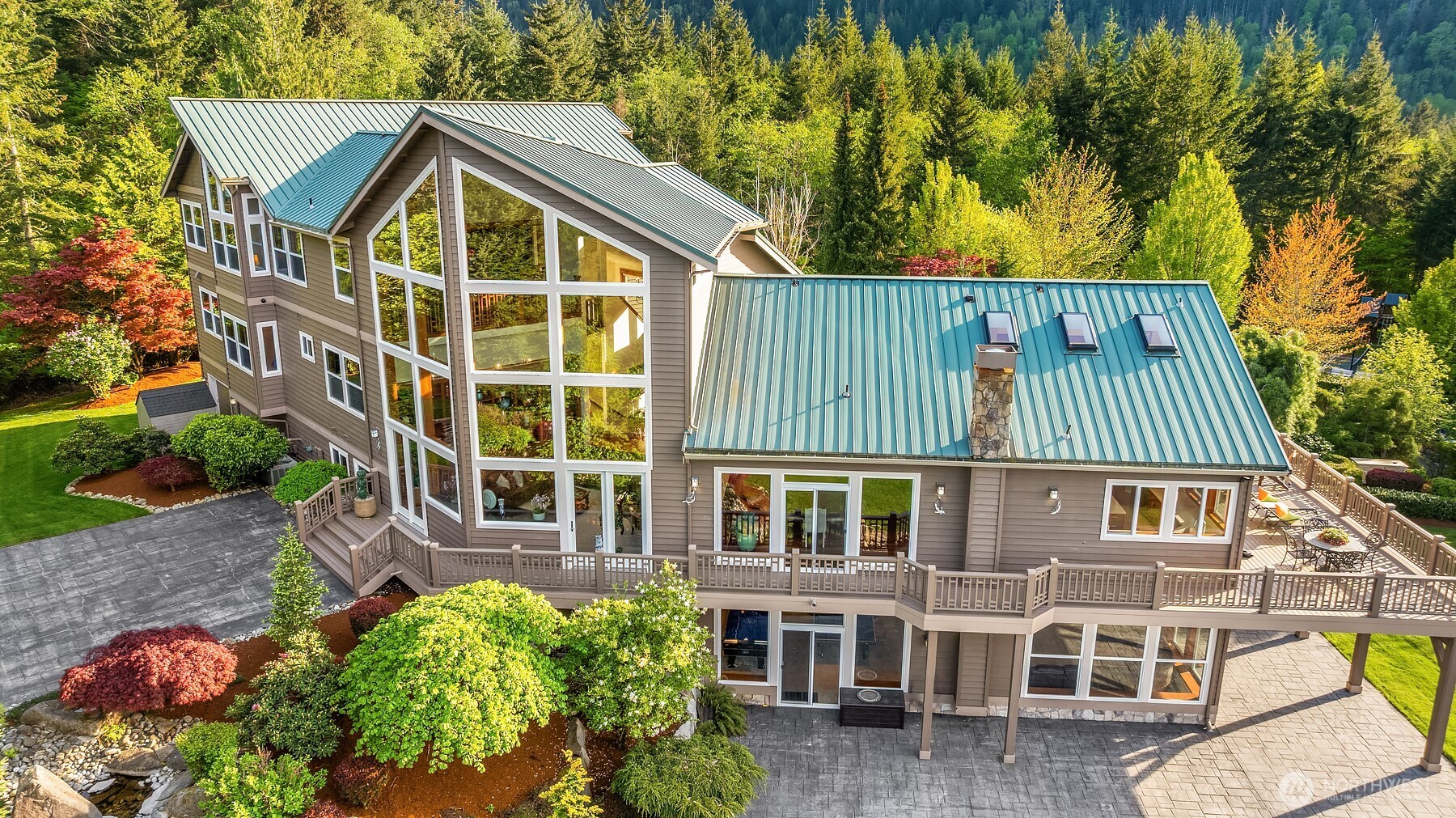 15803 Uplands Way SE