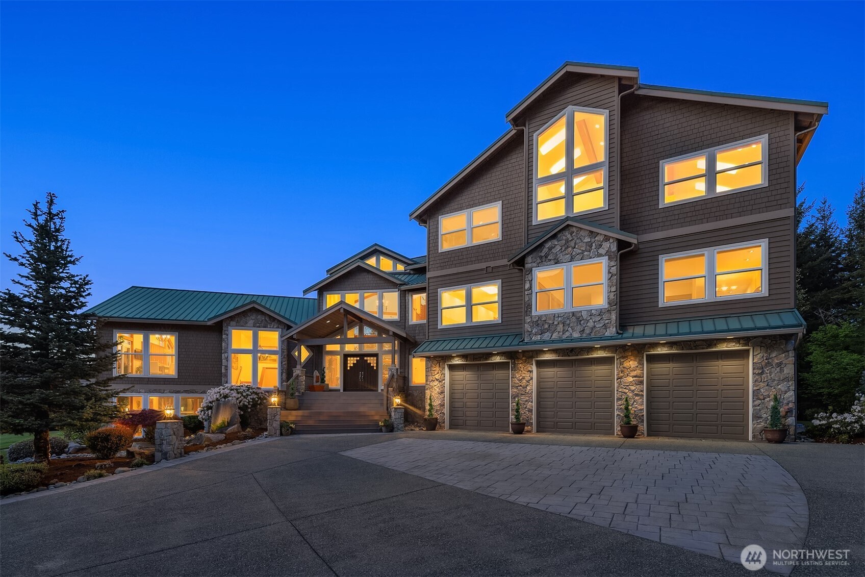 15803 Uplands Way SE