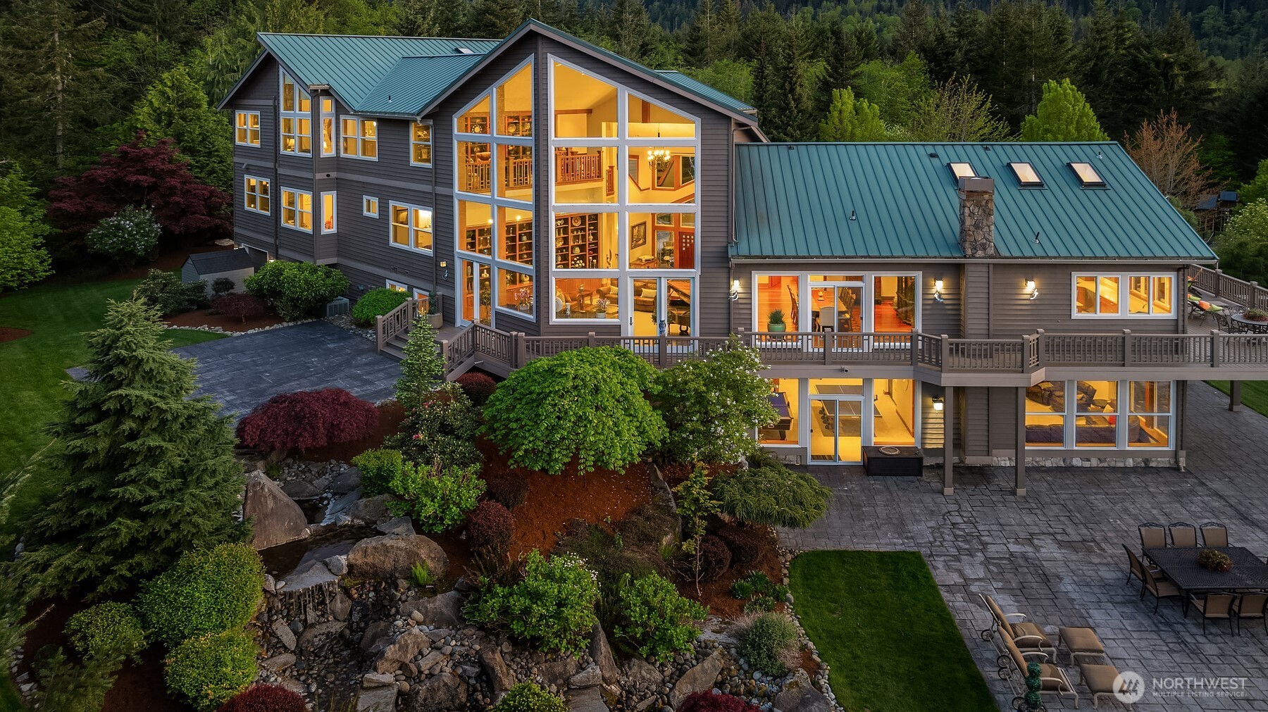 15803 Uplands Way SE