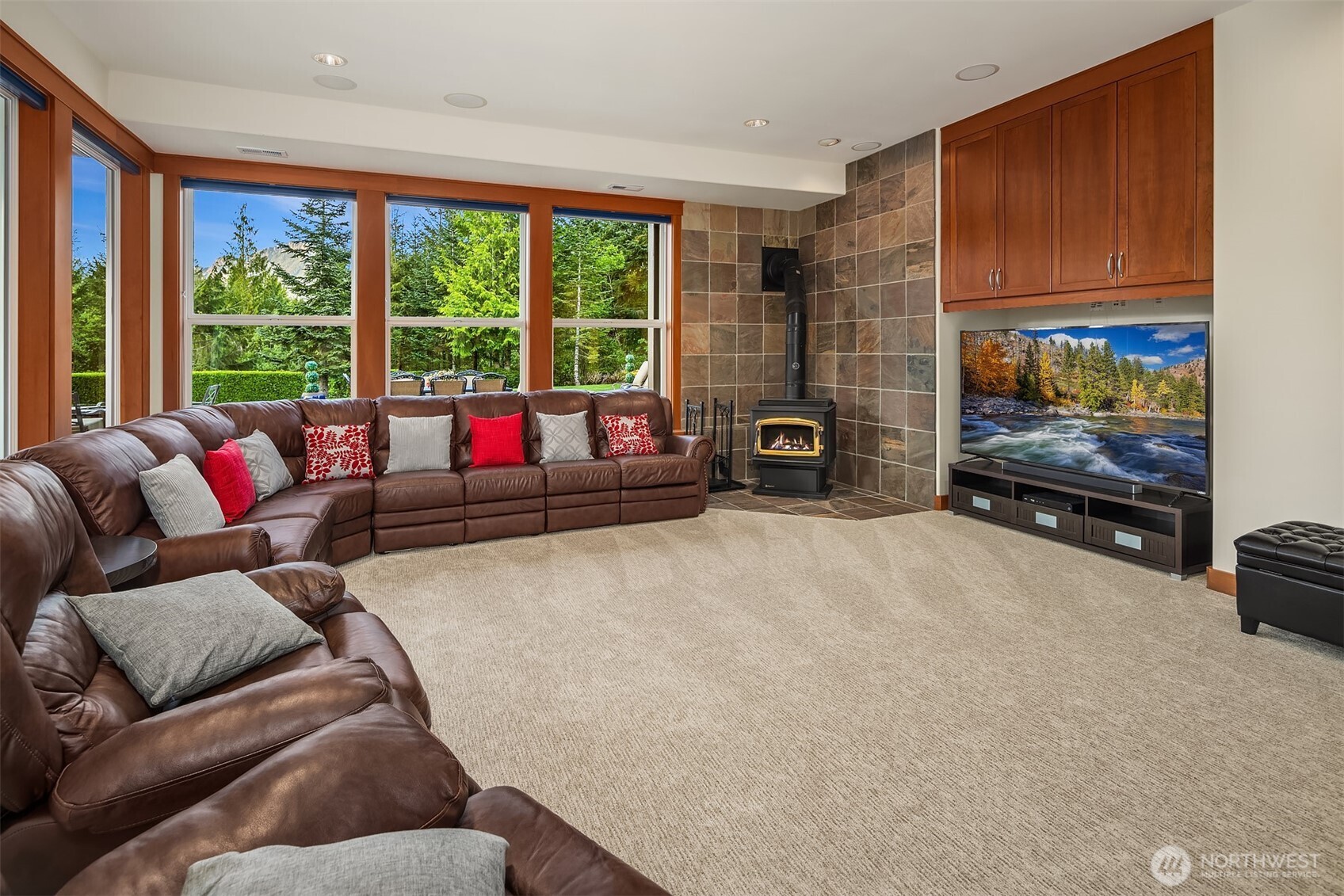 15803 Uplands Way SE