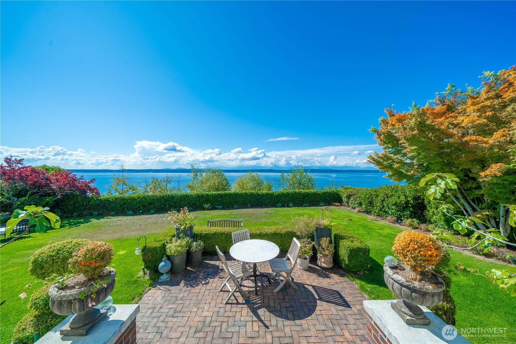 3233 Magnolia Boulevard W
