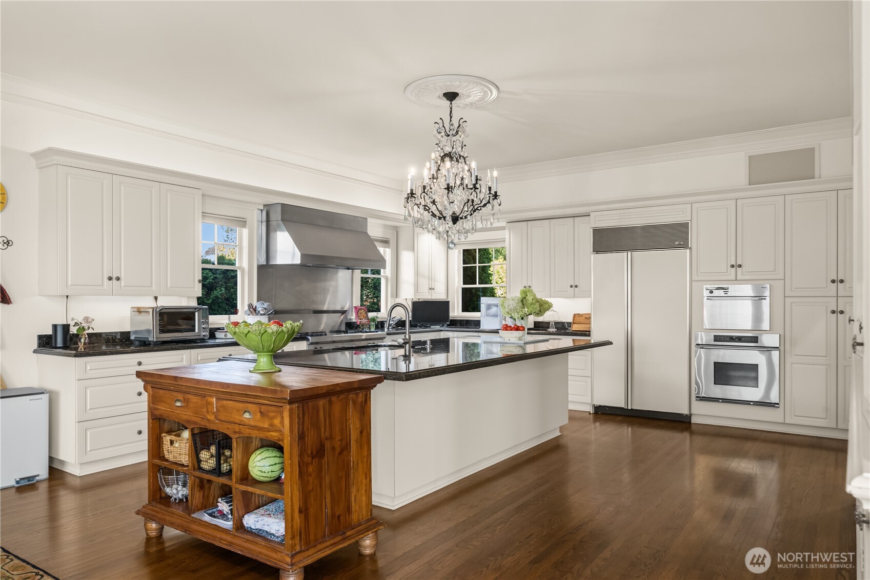 3233 Magnolia Boulevard W
