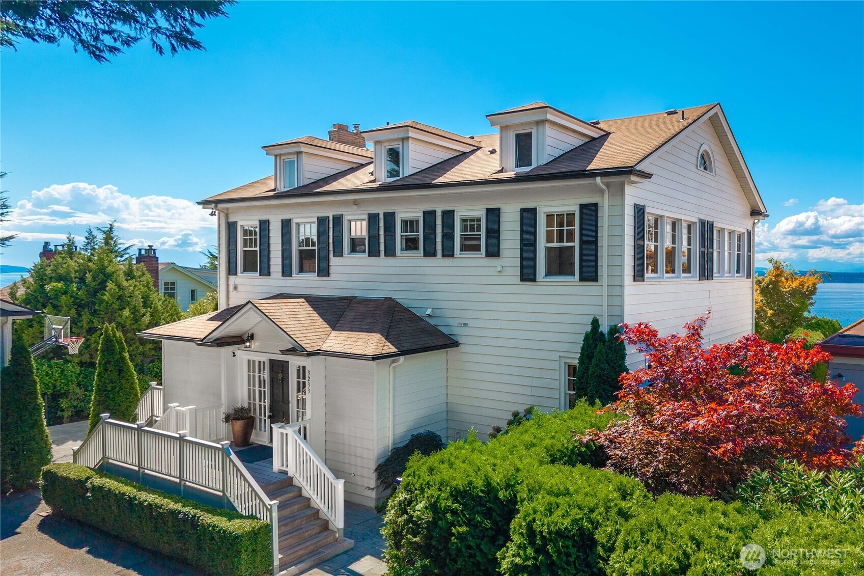 3233 Magnolia Boulevard W