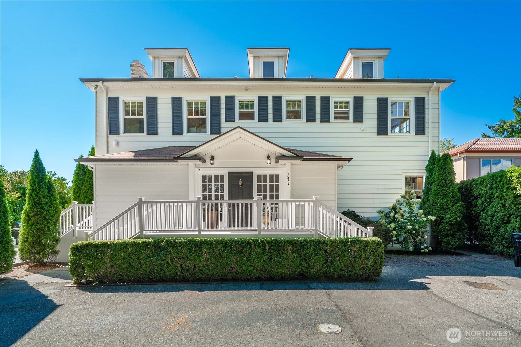3233 Magnolia Boulevard W