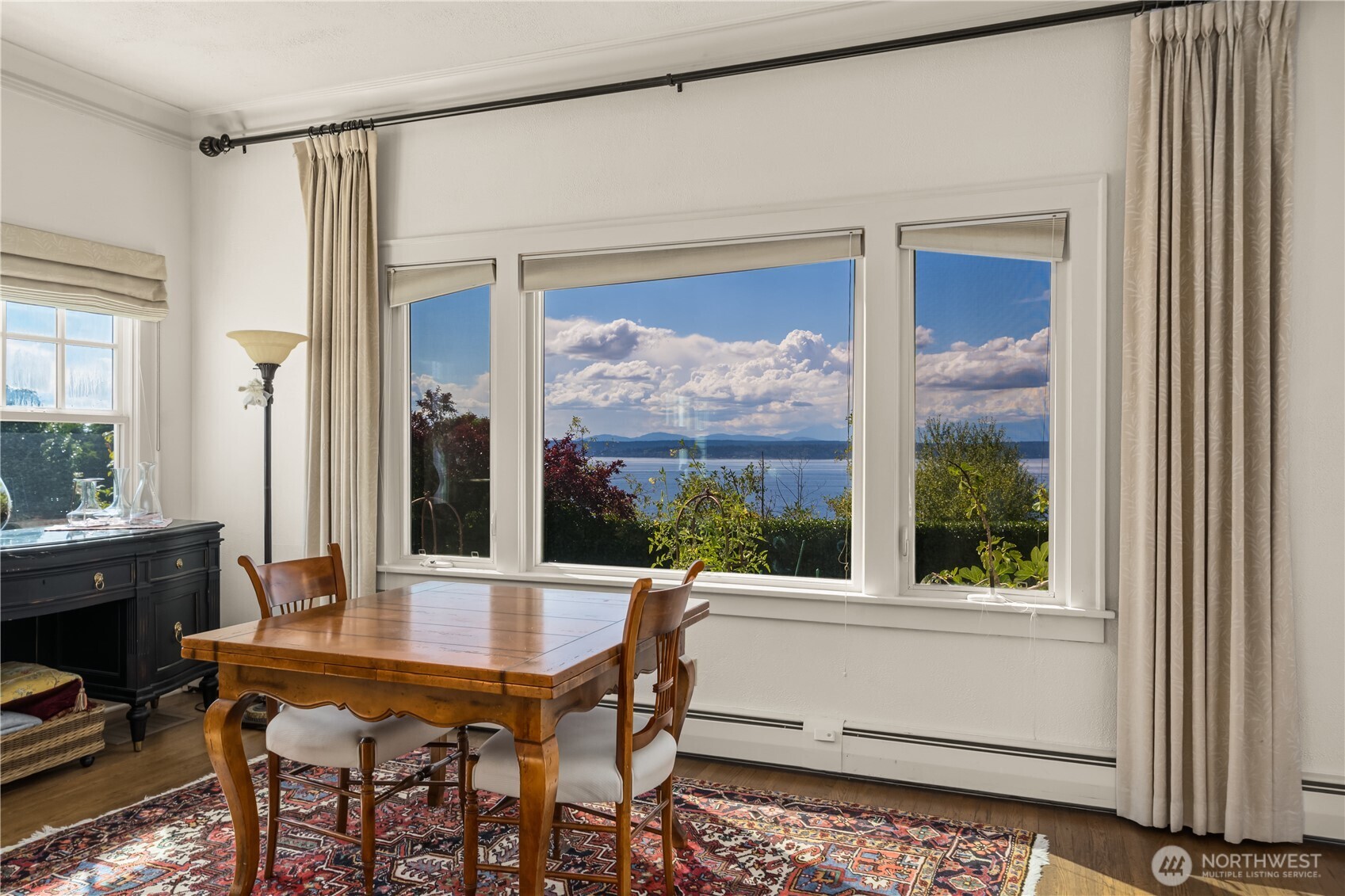 3233 Magnolia Boulevard W