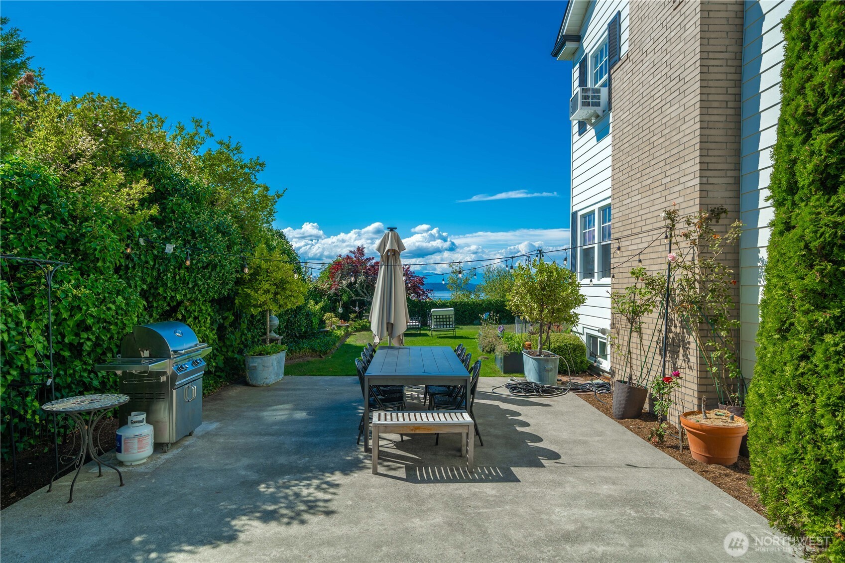 3233 Magnolia Boulevard W