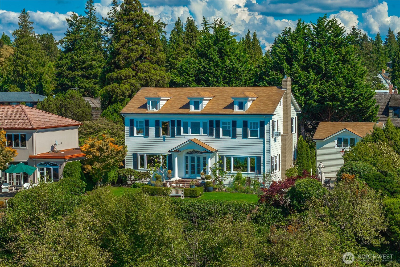 3233 Magnolia Boulevard W
