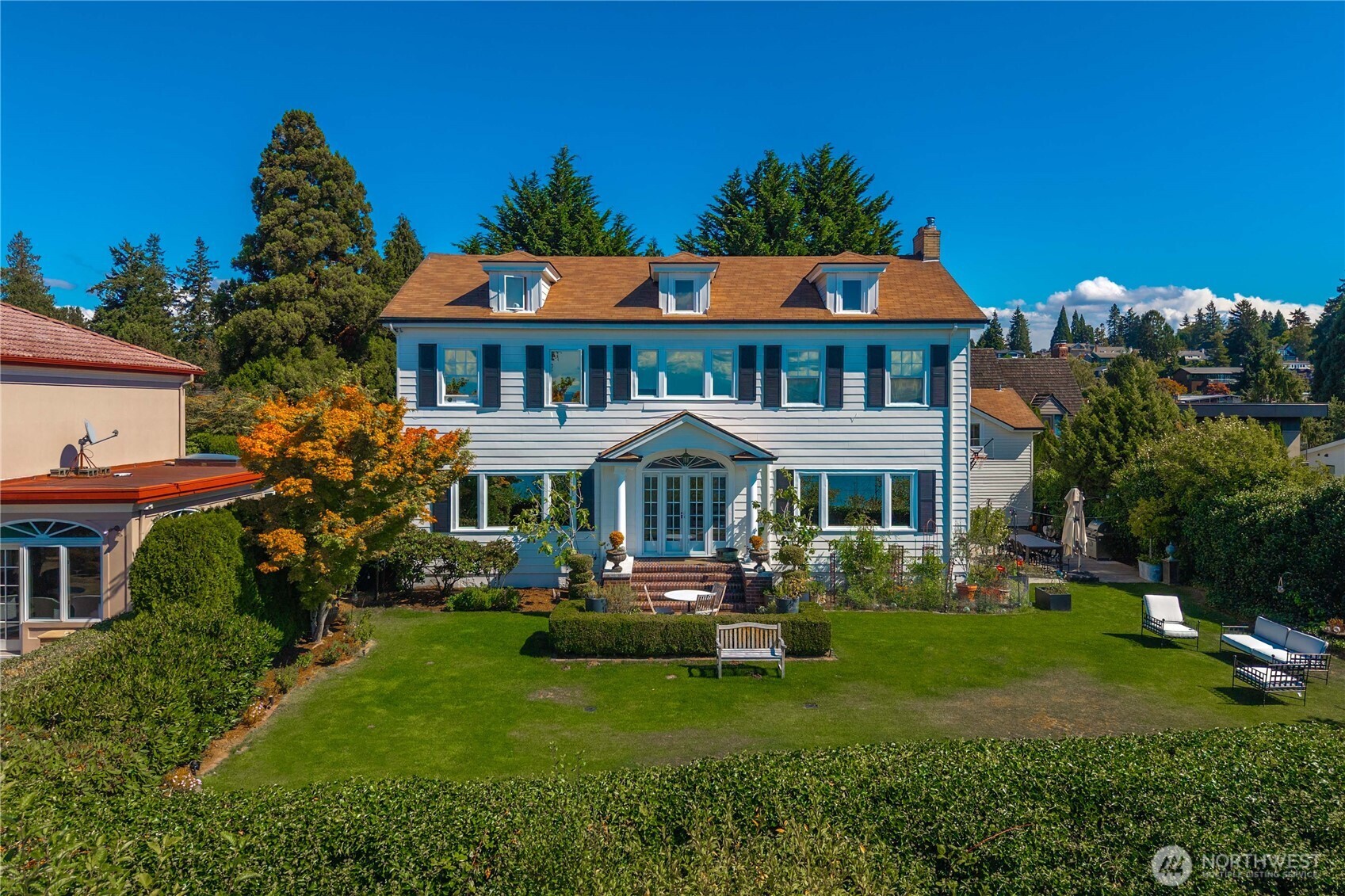 3233 Magnolia Boulevard W