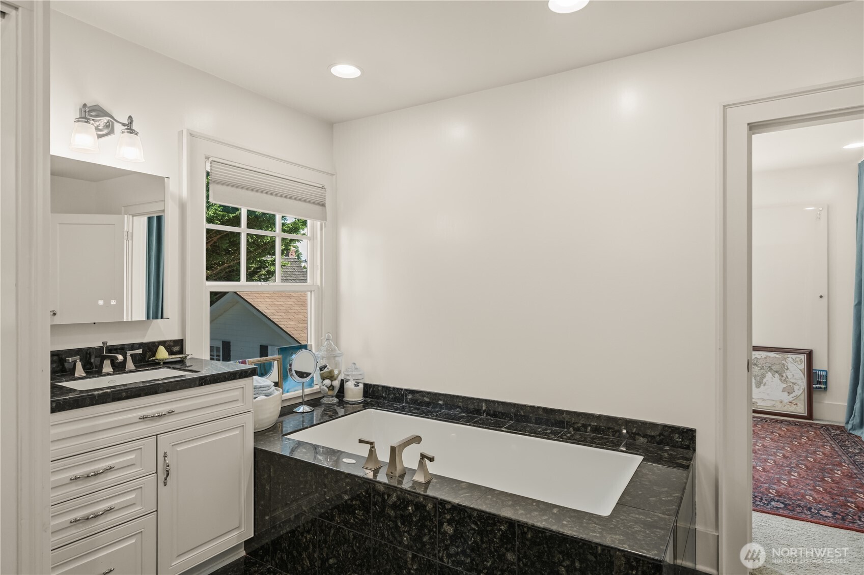 3233 Magnolia Boulevard W