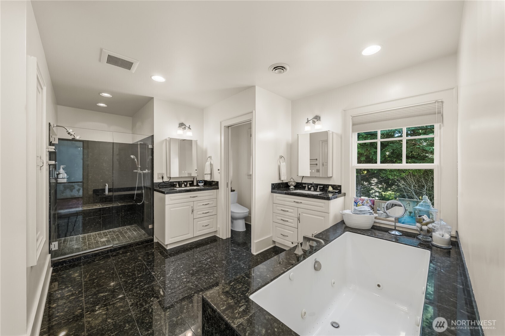 3233 Magnolia Boulevard W