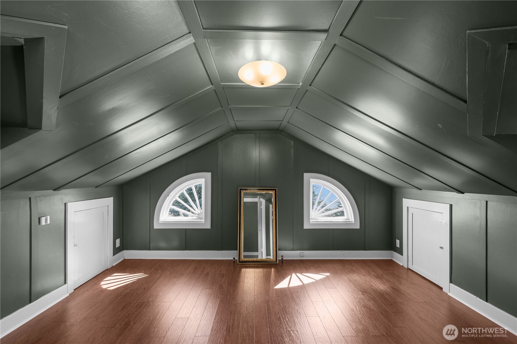 3233 Magnolia Boulevard W