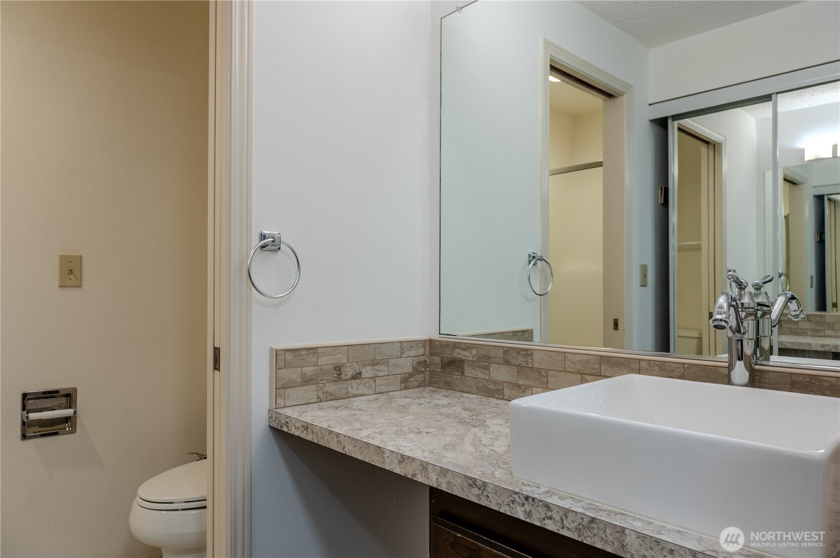 9904 NE 124th Street Unit: 1005