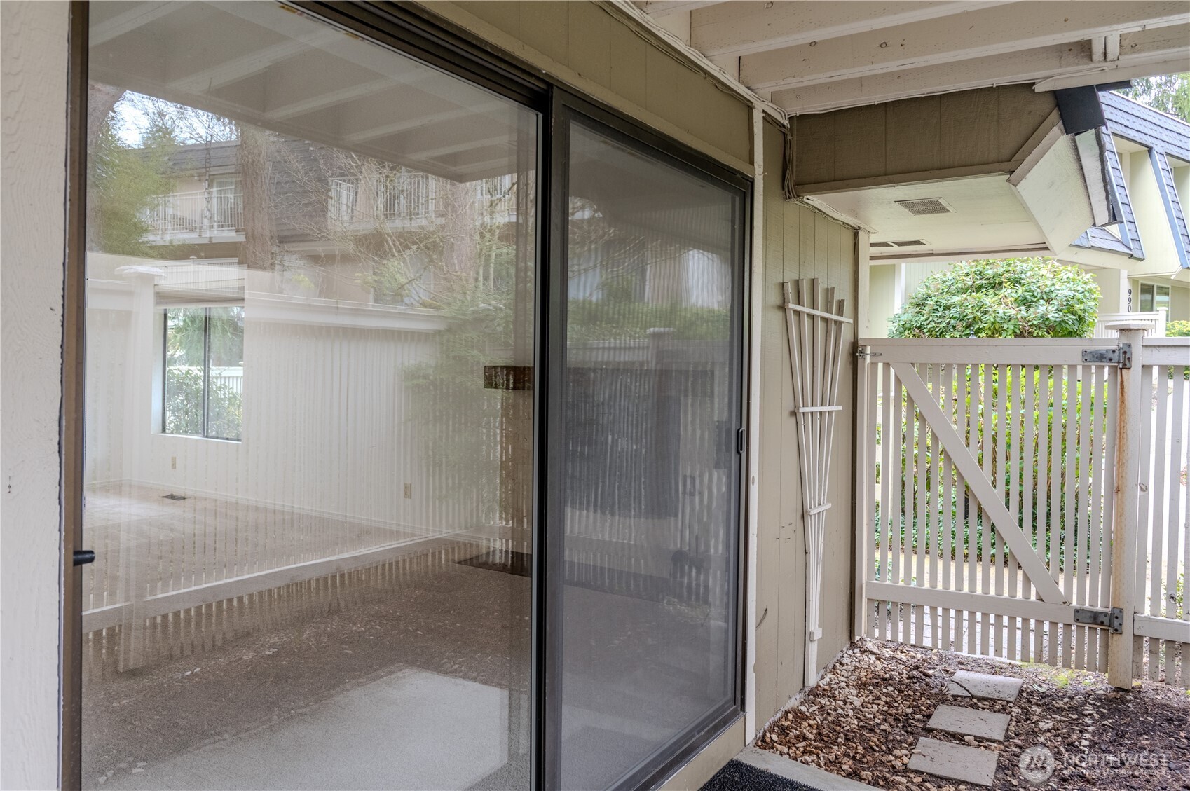 9904 NE 124th Street Unit: 1005