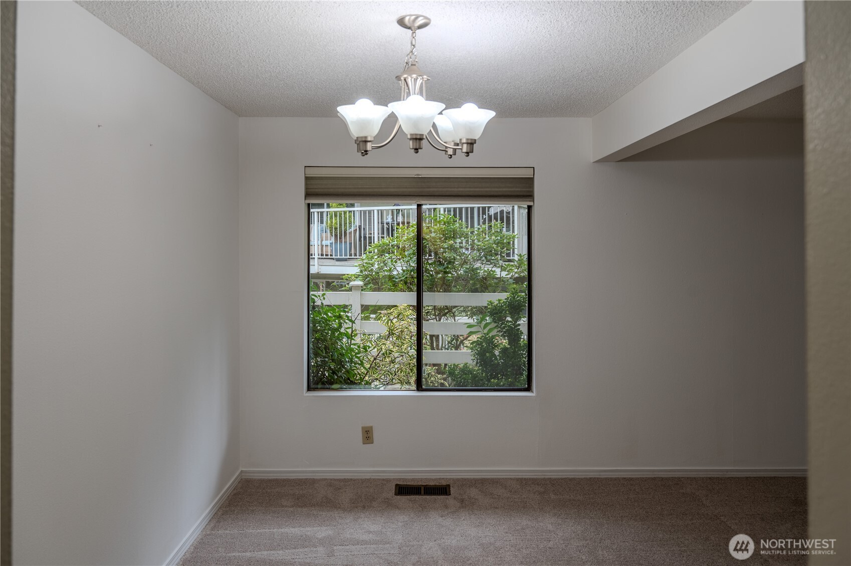 9904 NE 124th Street Unit: 1005