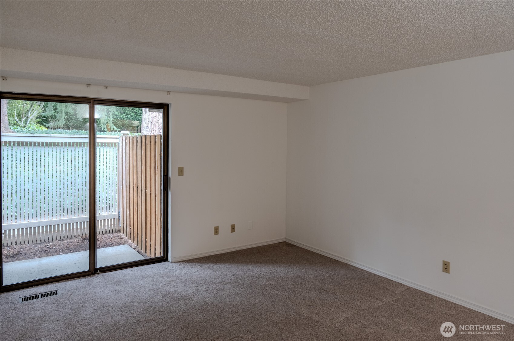9904 NE 124th Street Unit: 1005