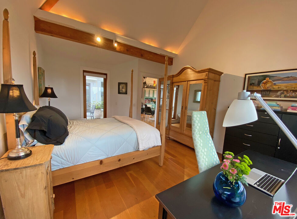 45340 Little Lake St