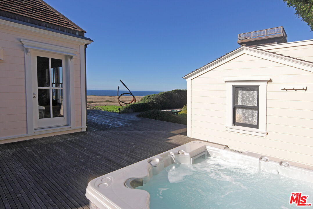 45340 Little Lake St