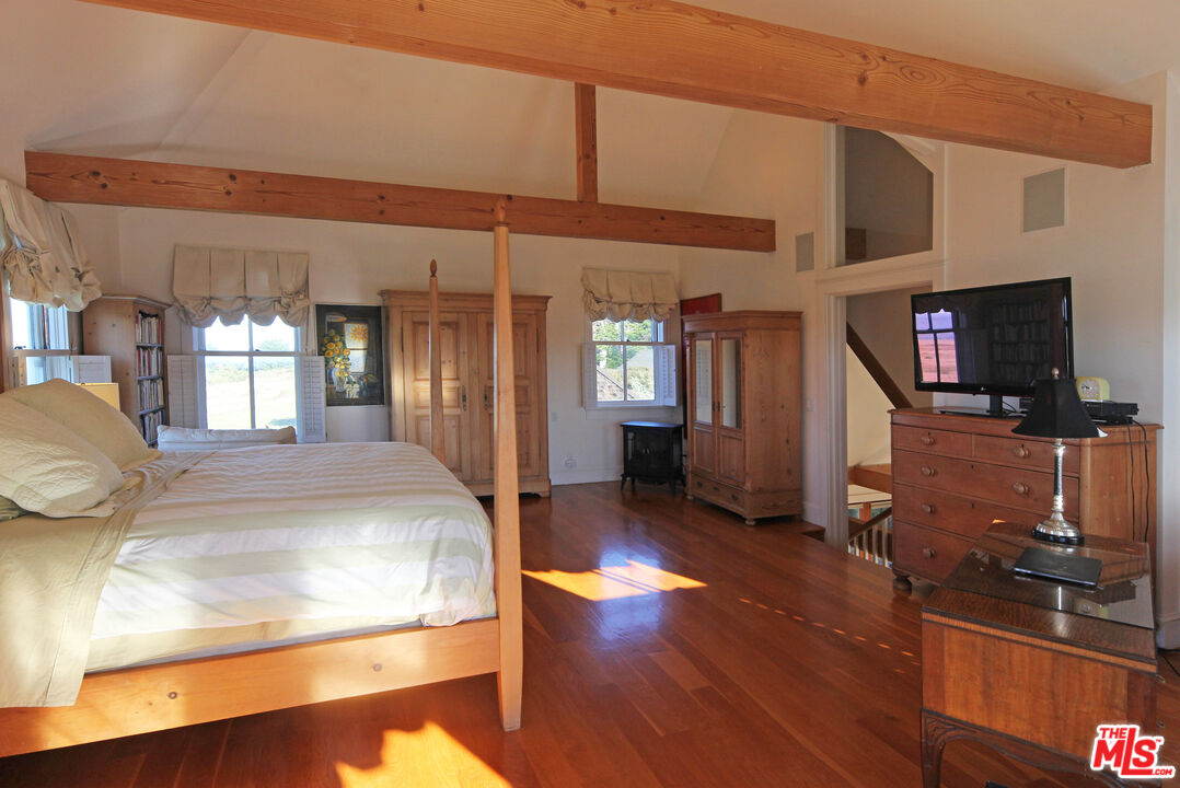 45340 Little Lake St