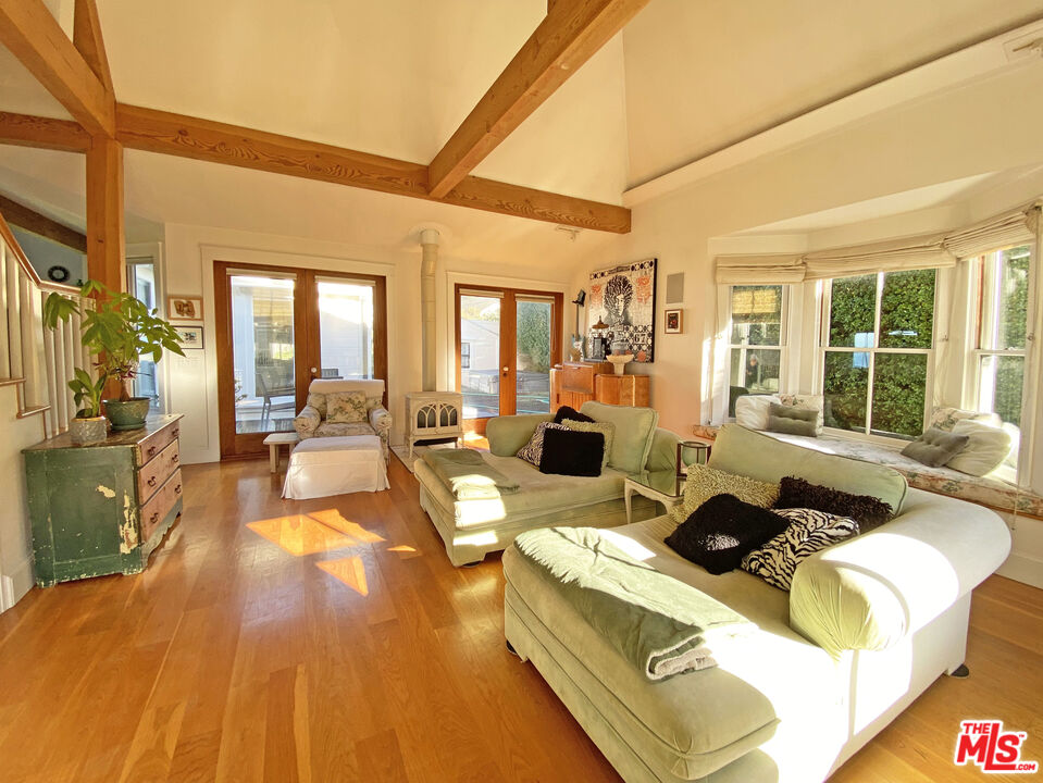 45340 Little Lake St