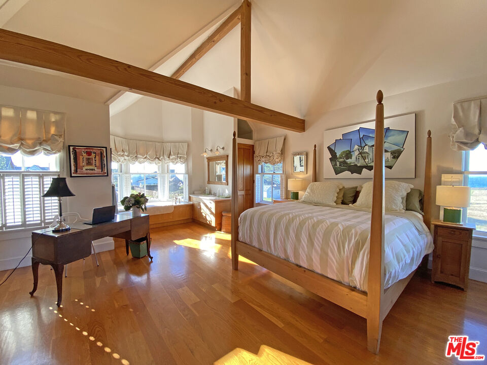 45340 Little Lake St