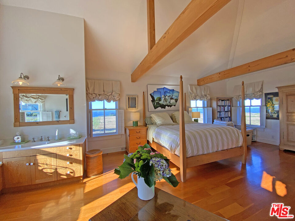 45340 Little Lake St