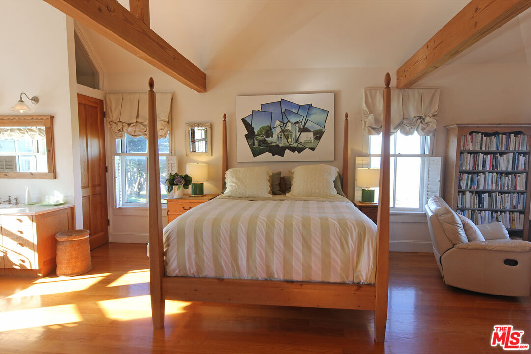 45340 Little Lake St