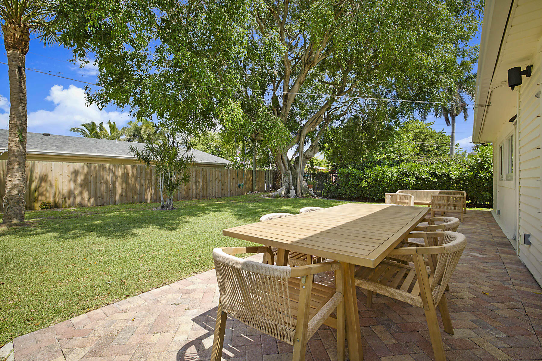1630 N Ocean Breeze