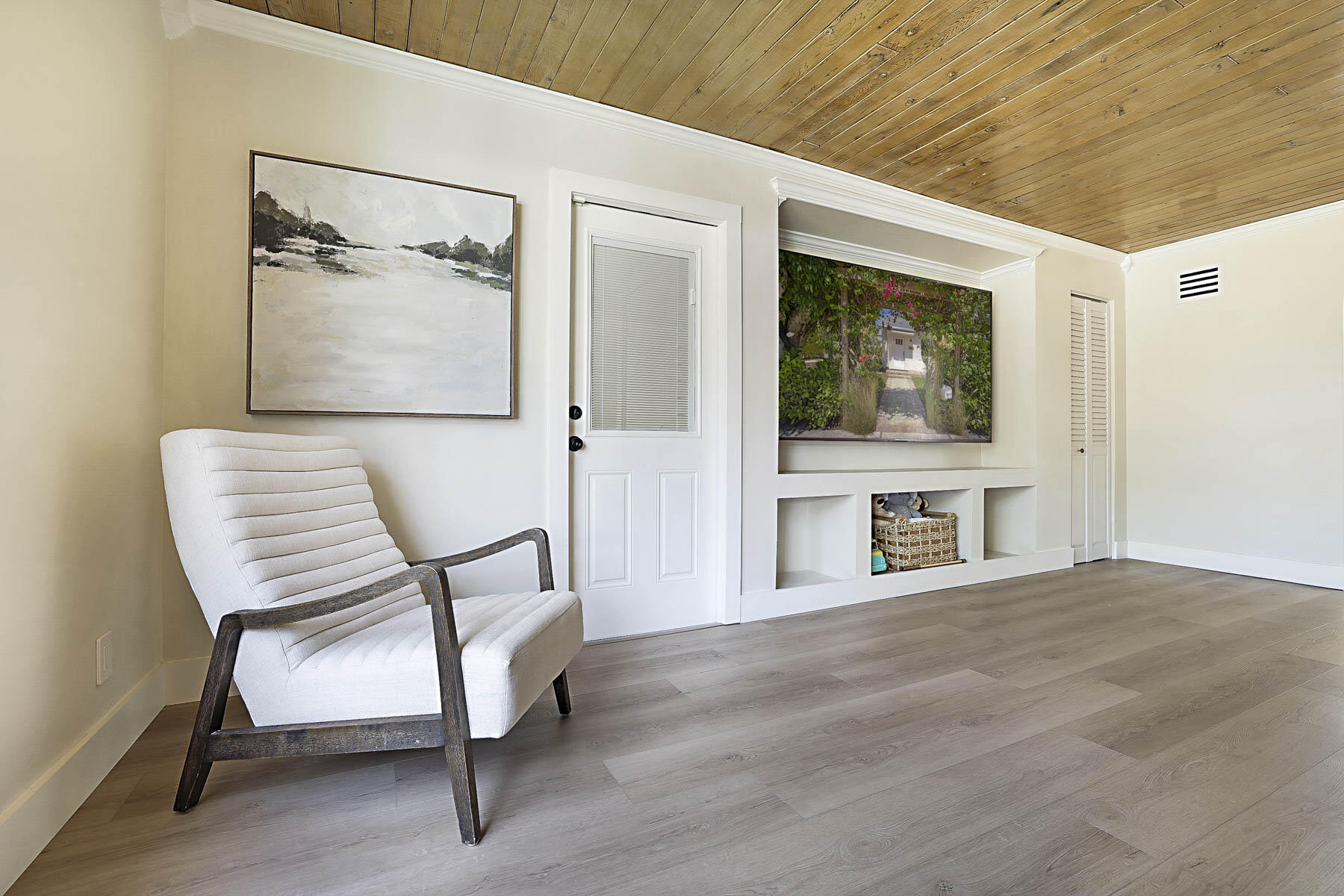 1630 N Ocean Breeze