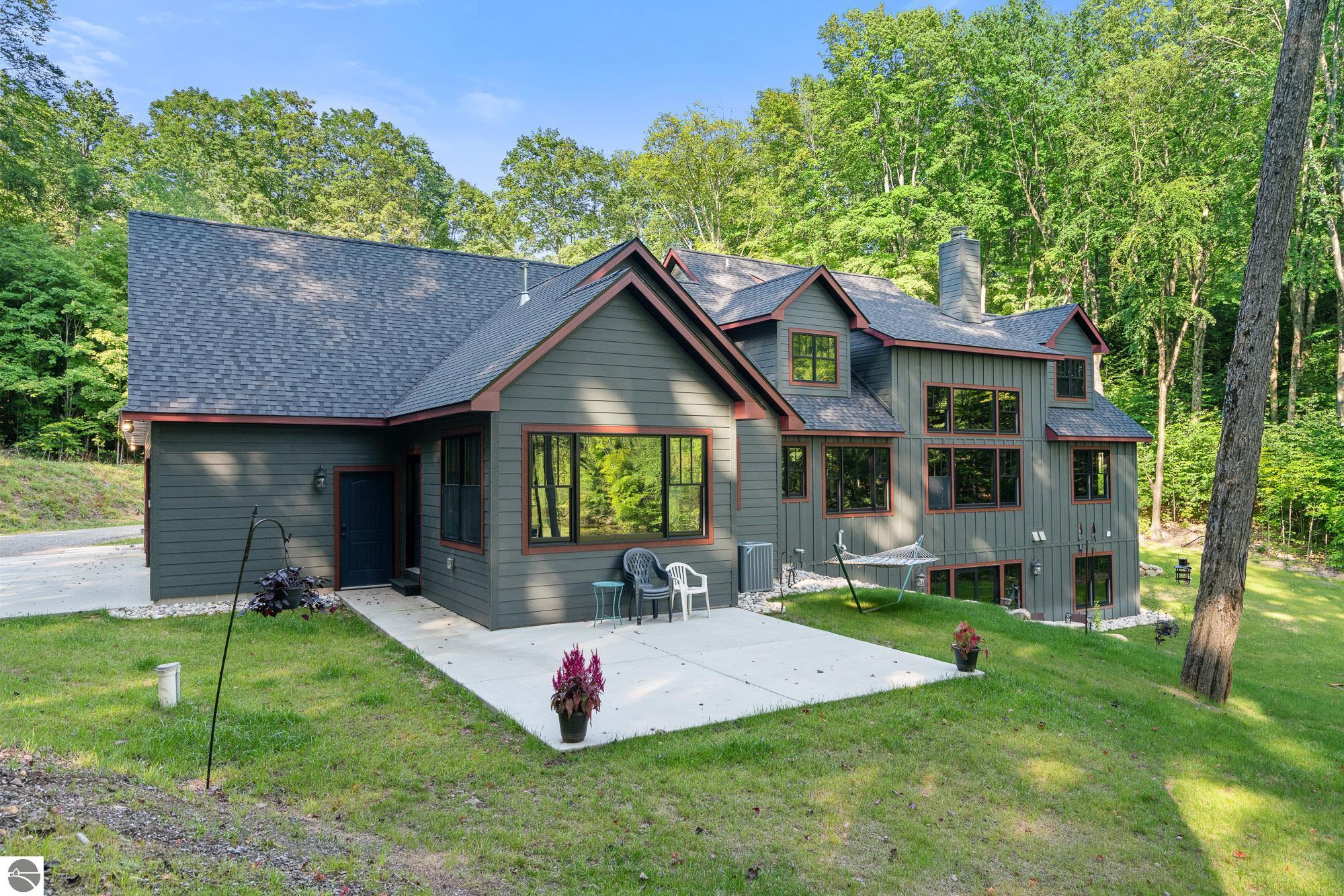 10382 Eagle Ridge Trail