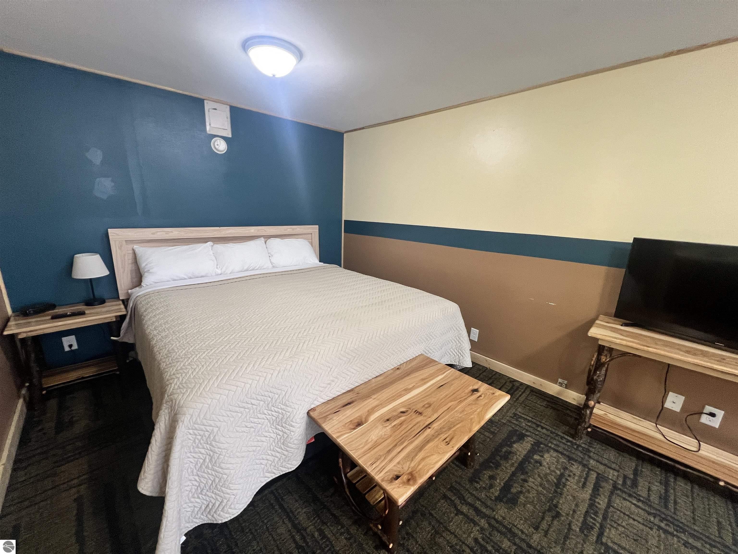 327 W Portage