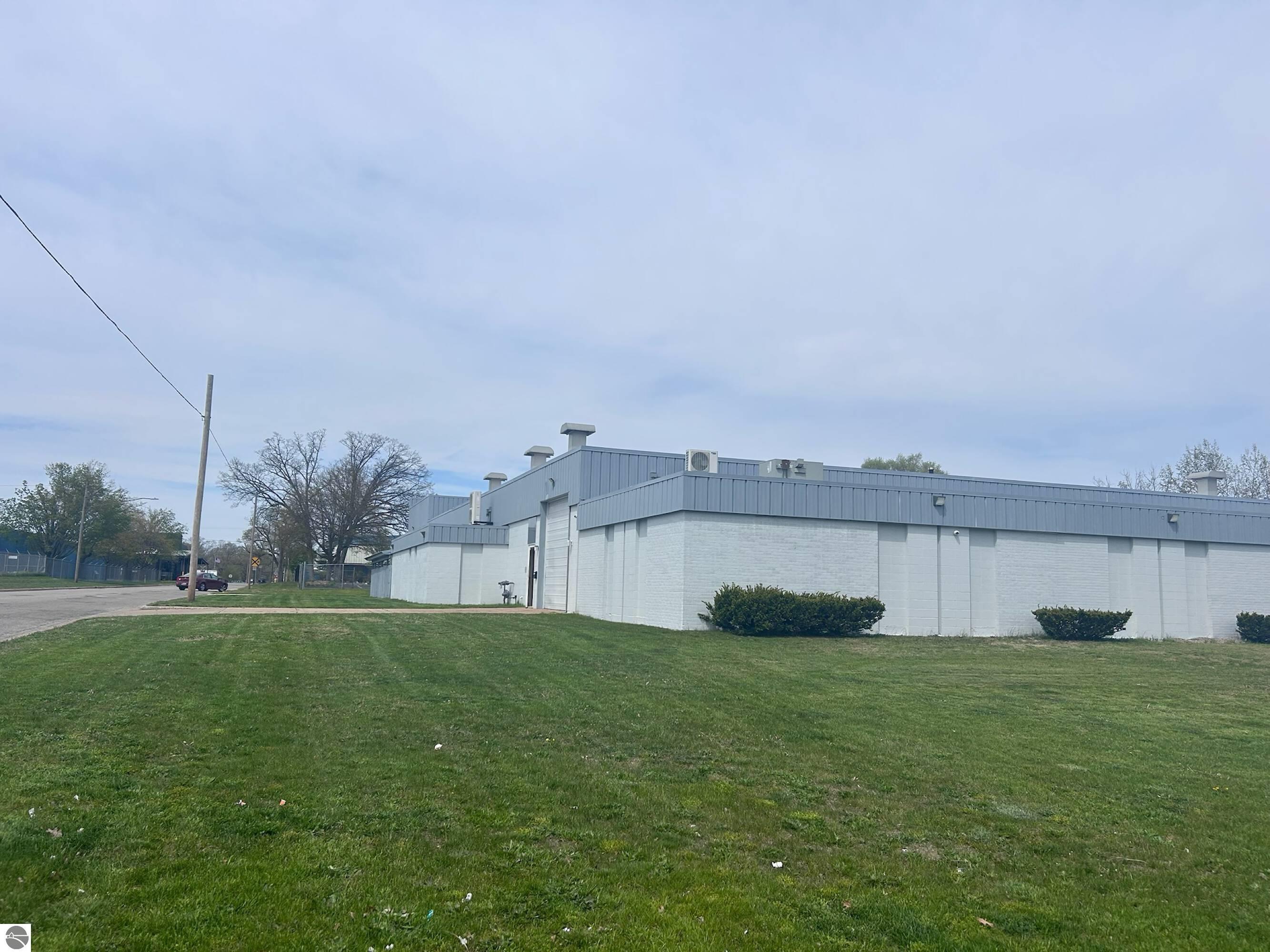 560 E Broadway