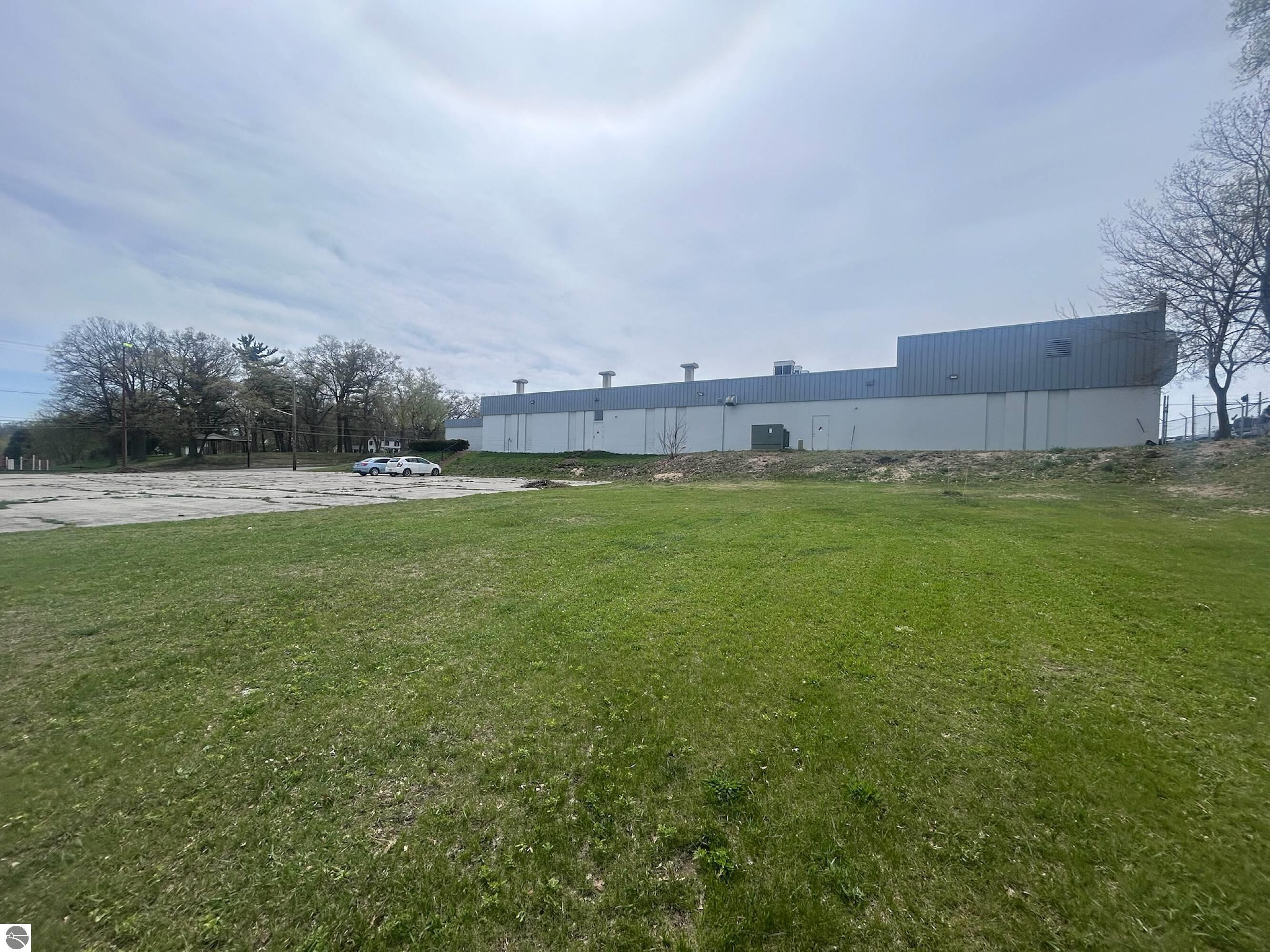 560 E Broadway