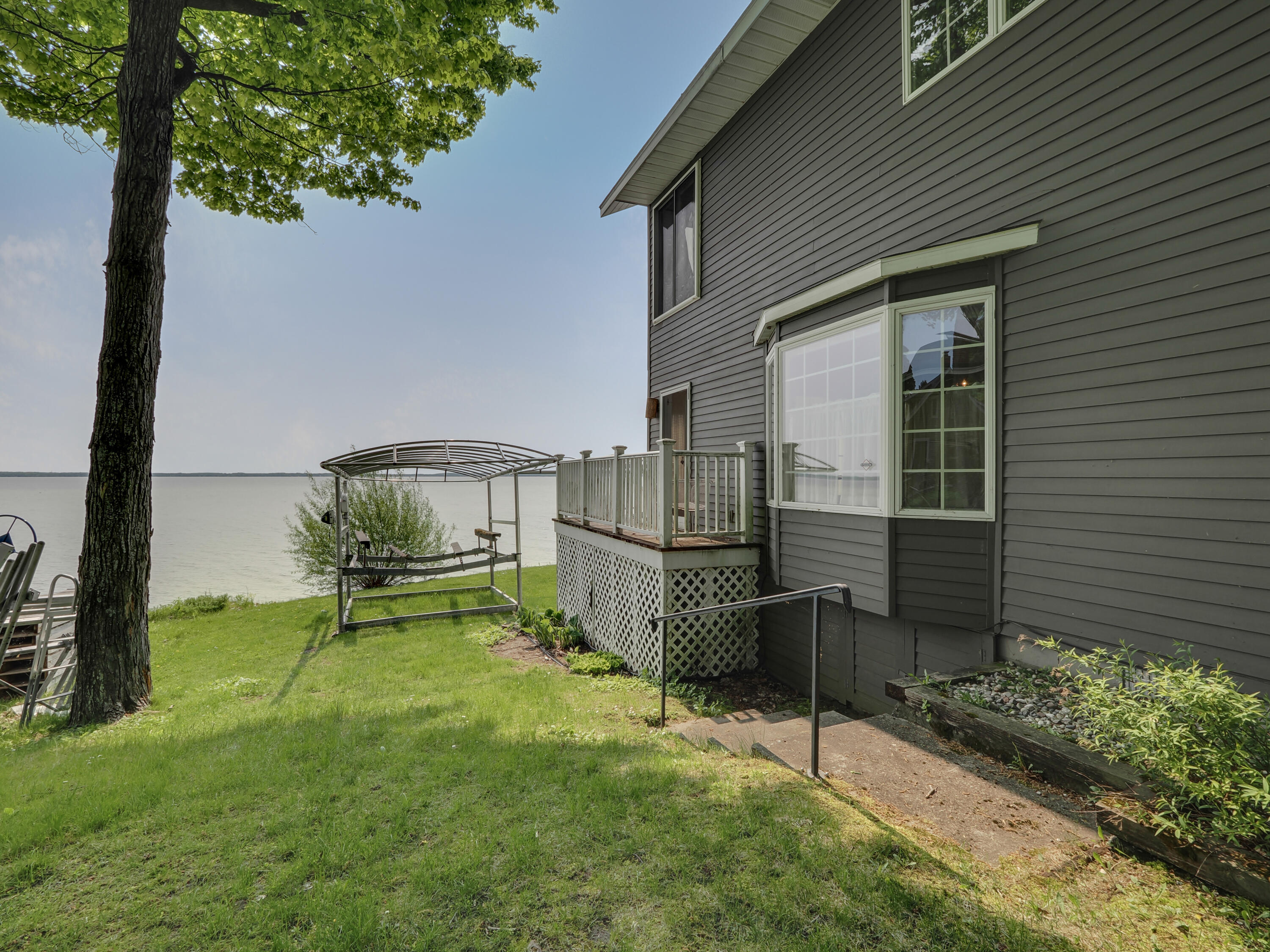 5452 Birchwood Drive