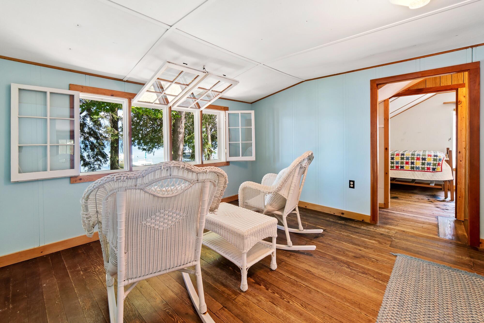 279 S Grandview Beach Road