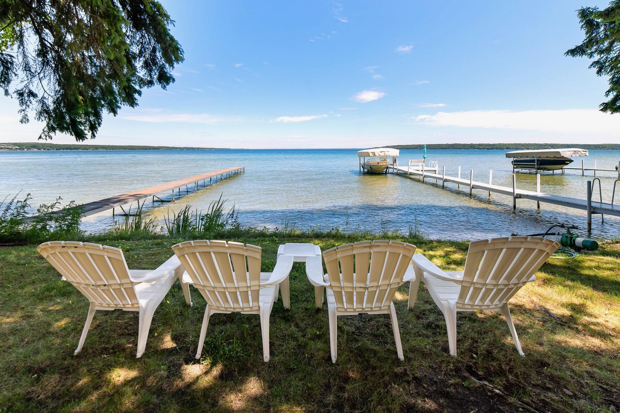 279 S Grandview Beach Road