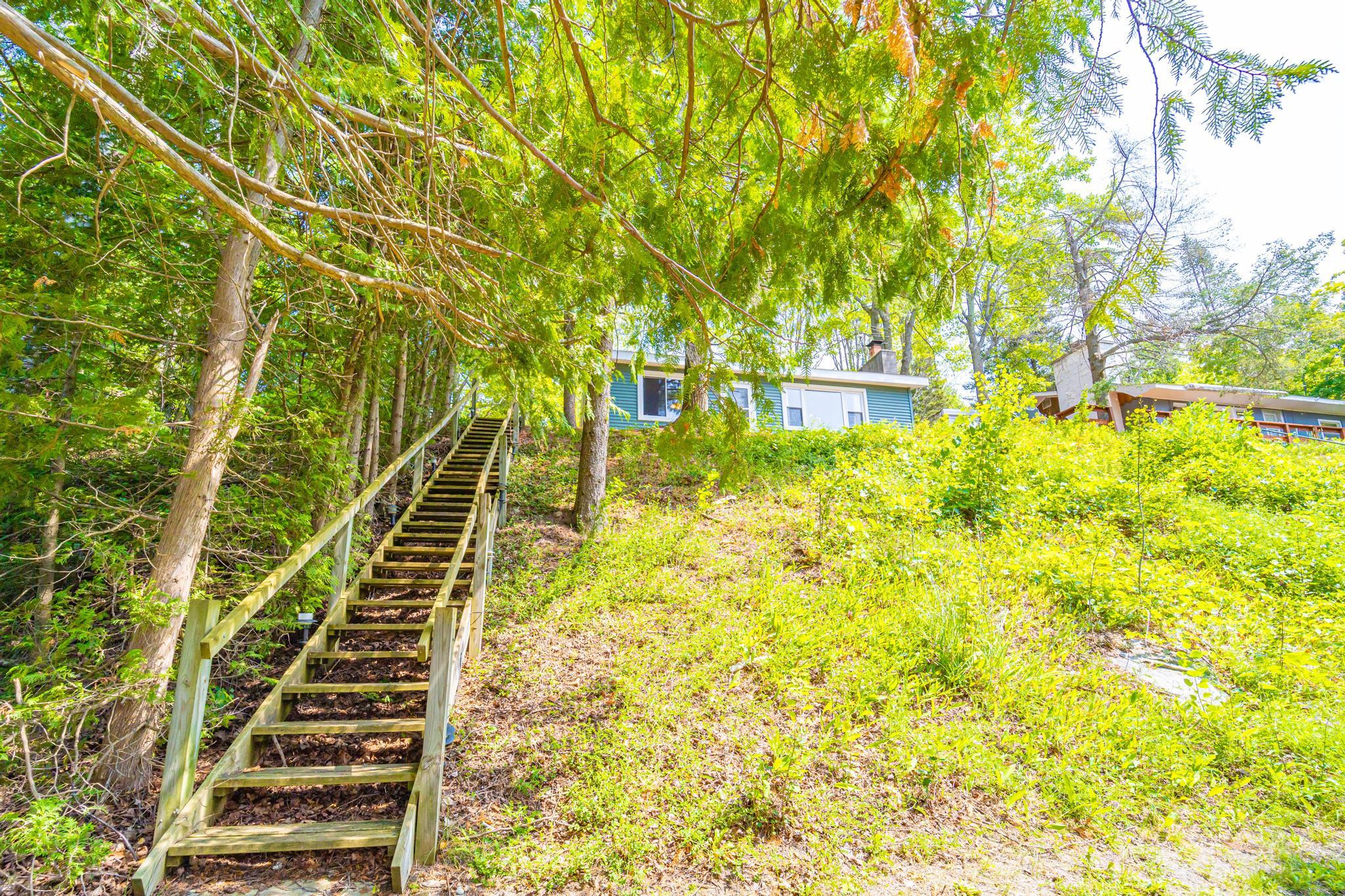 21571 Bluffs Highway