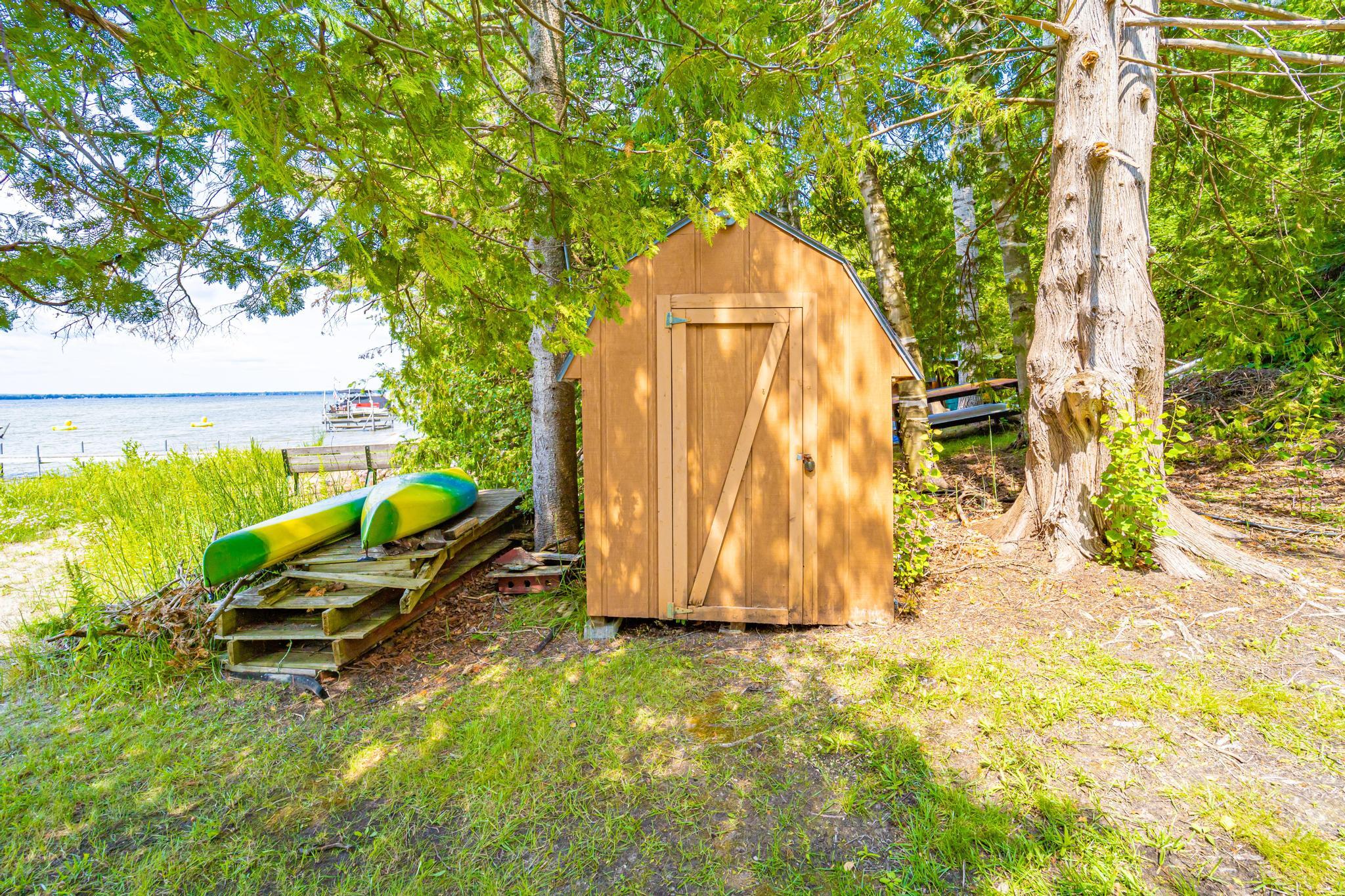 21571 Bluffs Highway