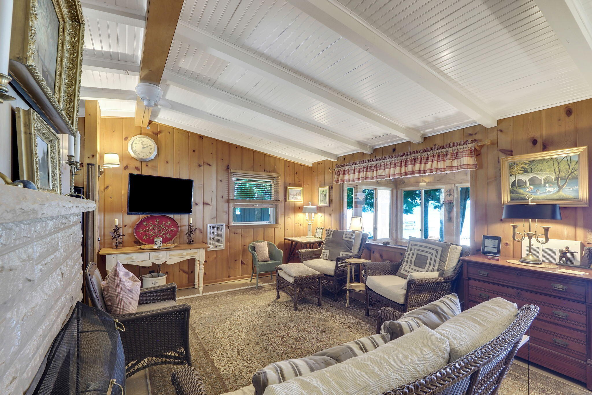 102 N Grandview Beach Drive