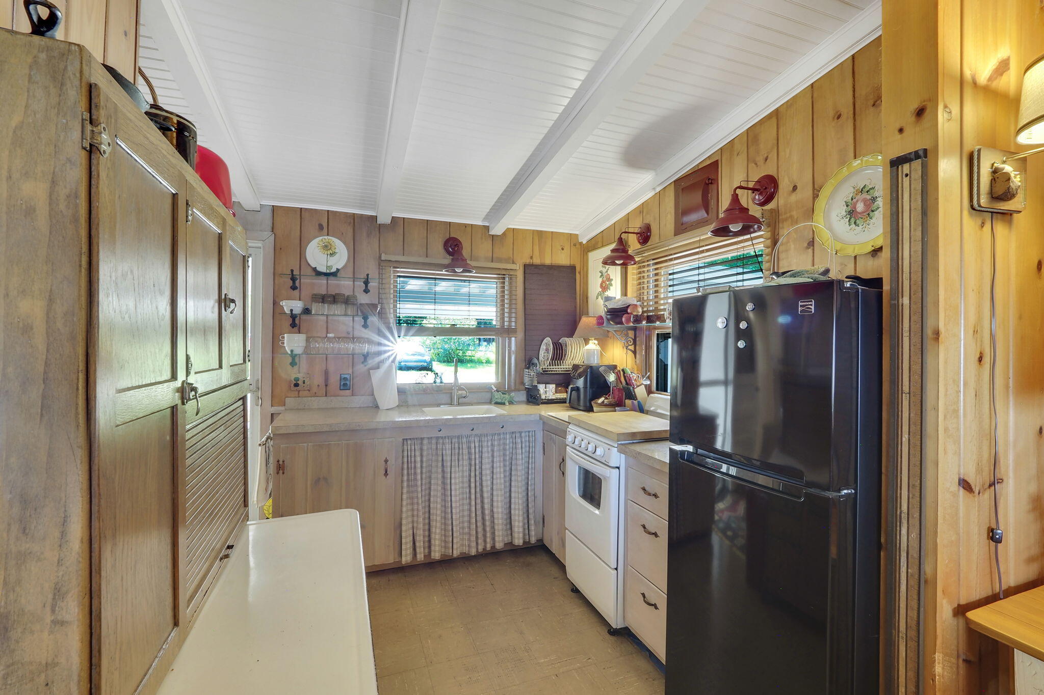 102 N Grandview Beach Drive