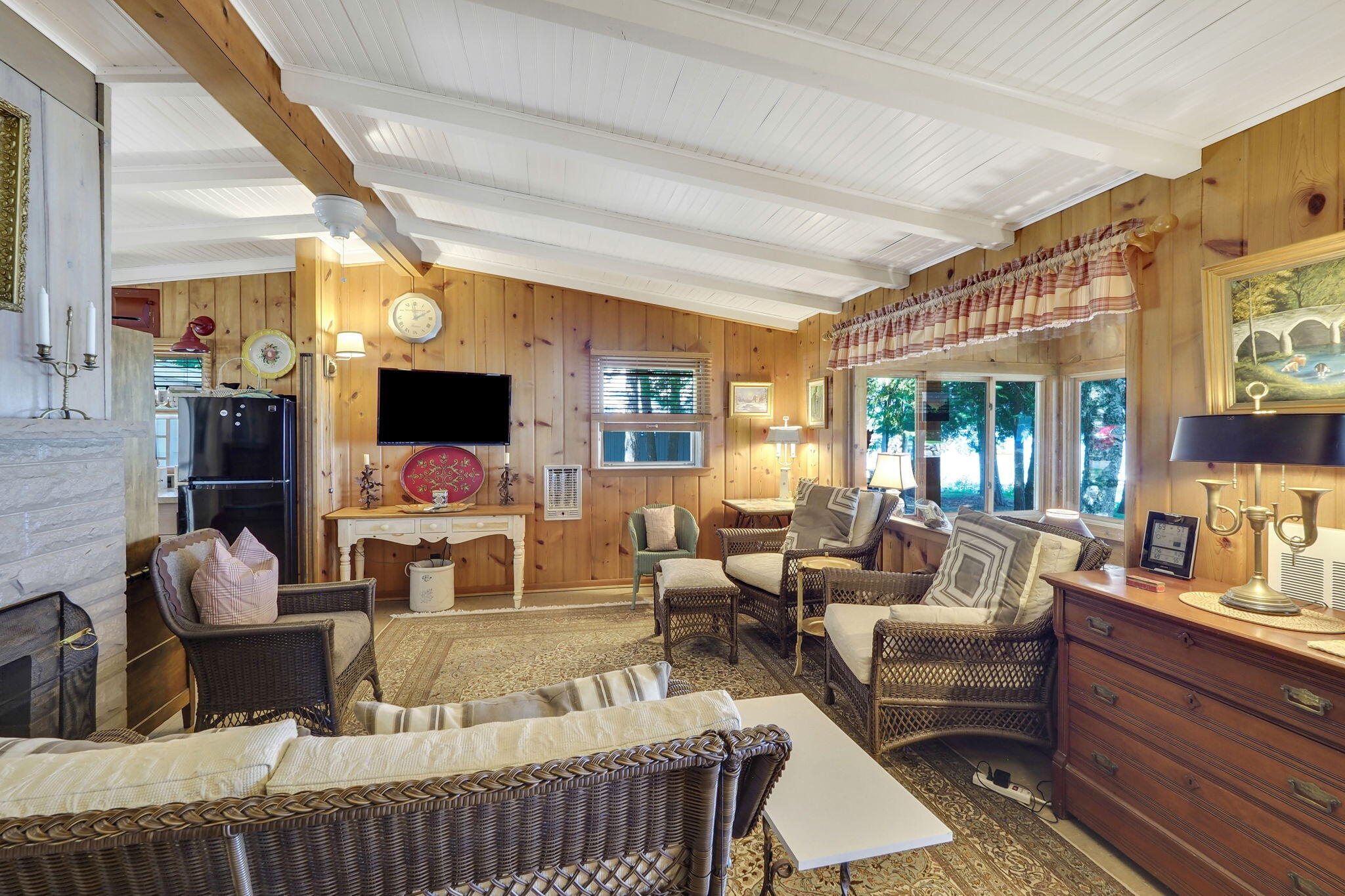 102 N Grandview Beach Drive