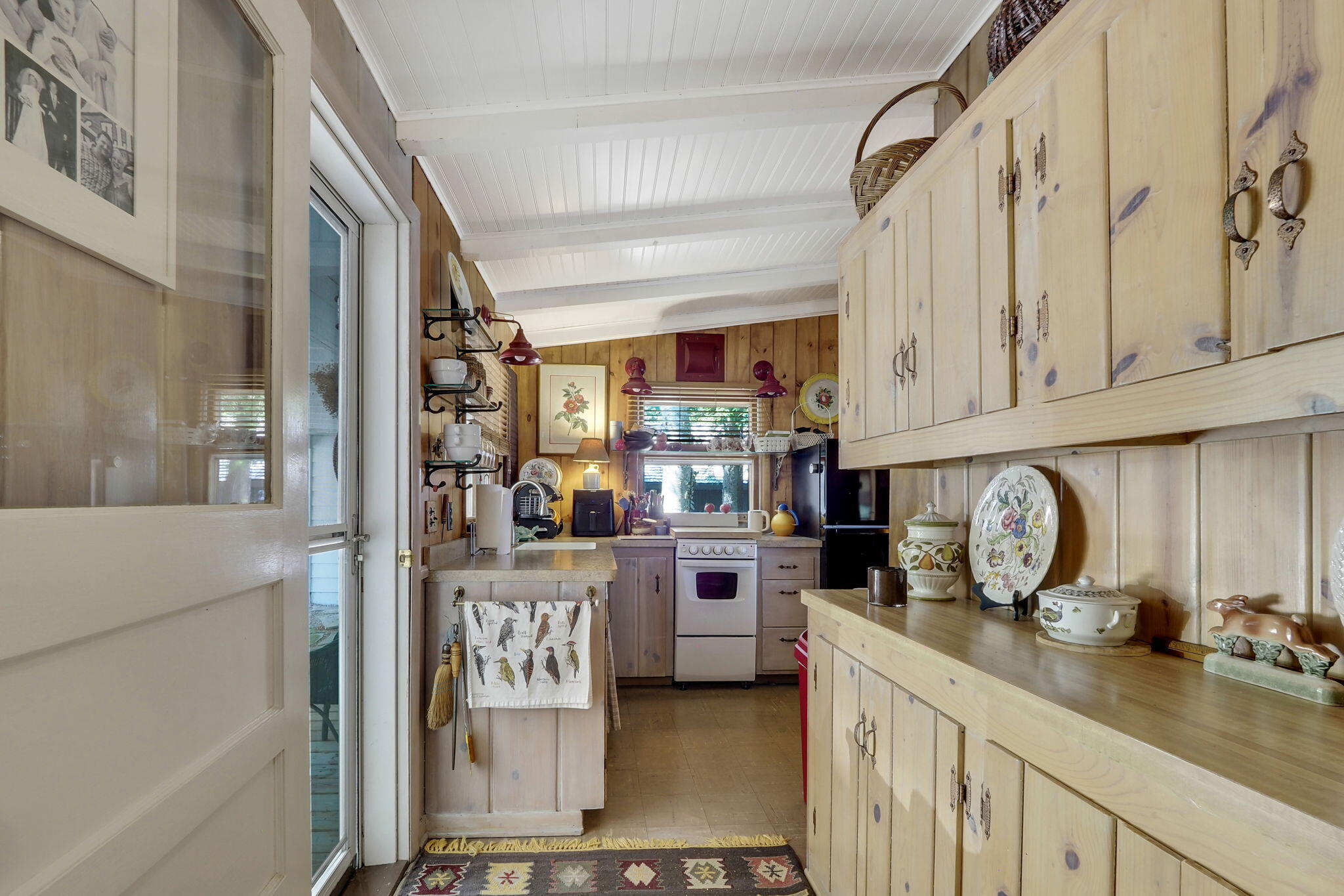 102 N Grandview Beach Drive