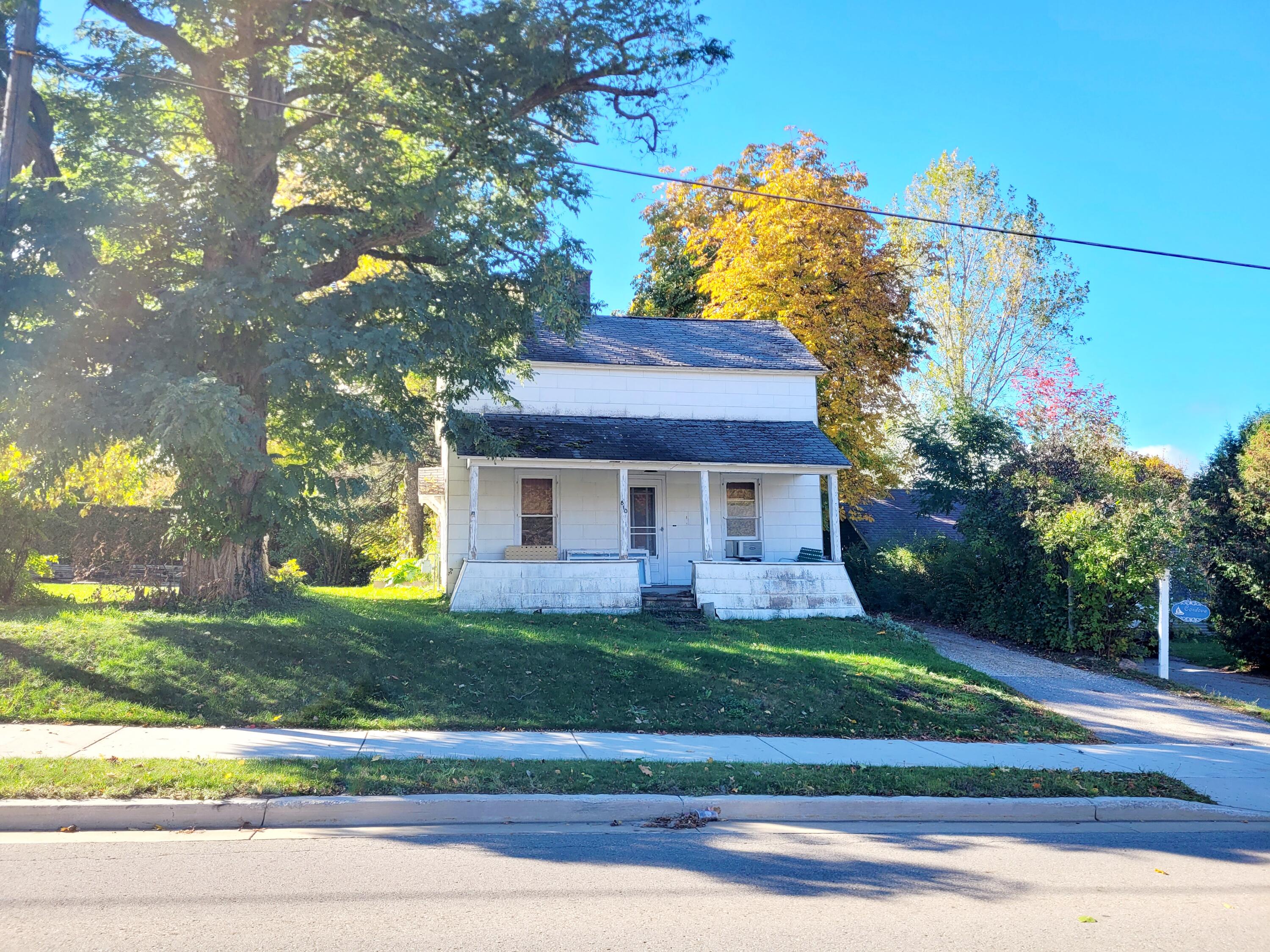 810 Kalamazoo Avenue