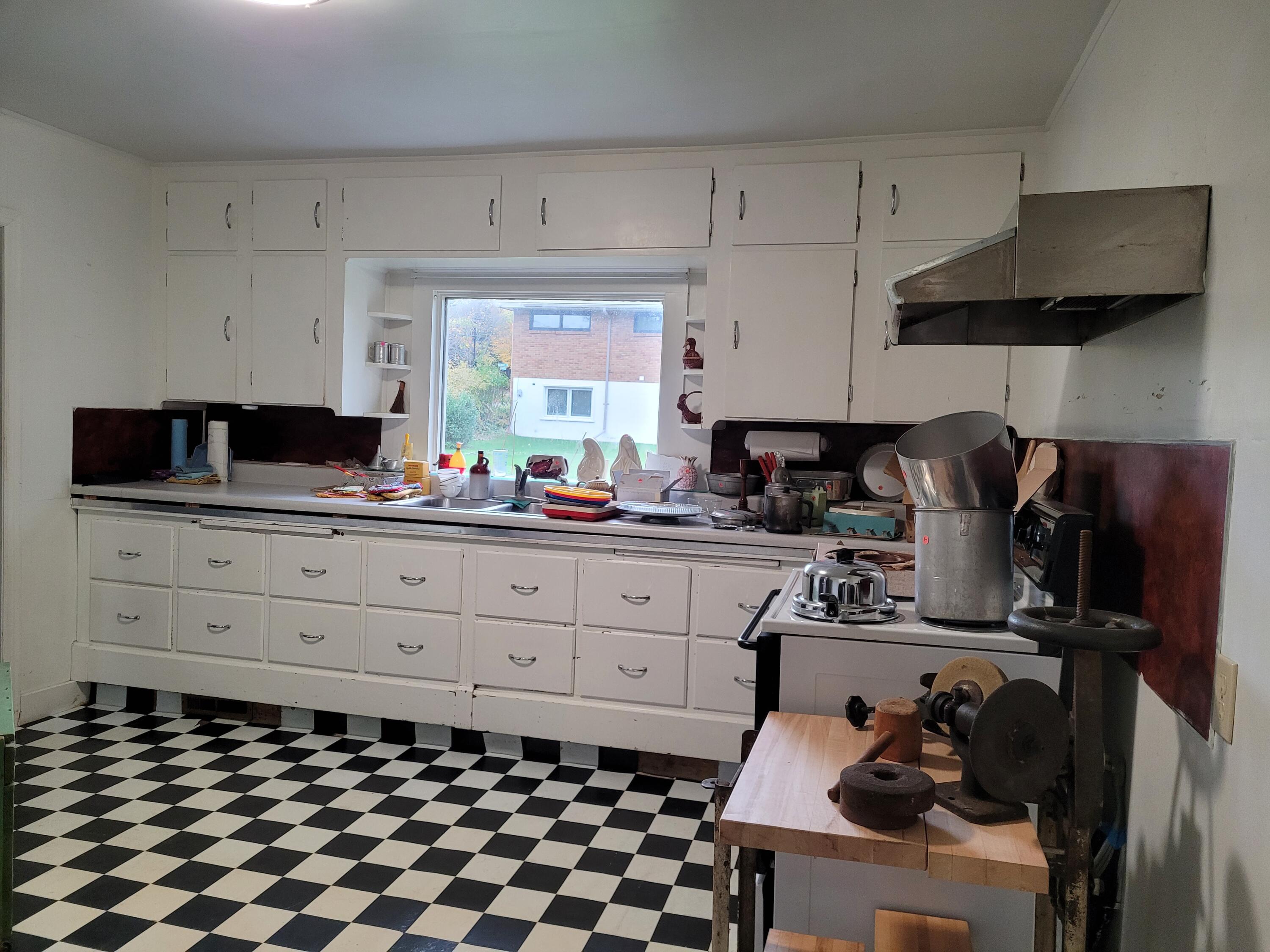 810 Kalamazoo Avenue