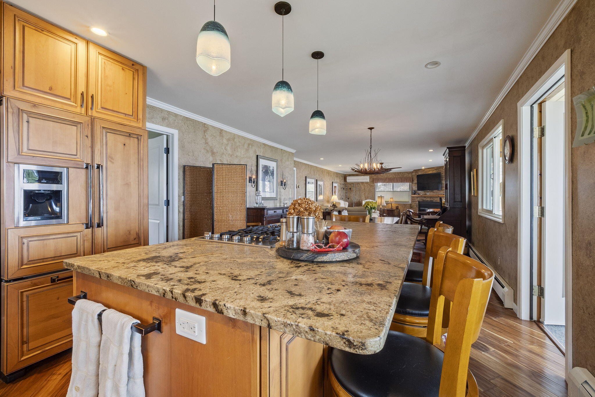 1860 Winifred Street