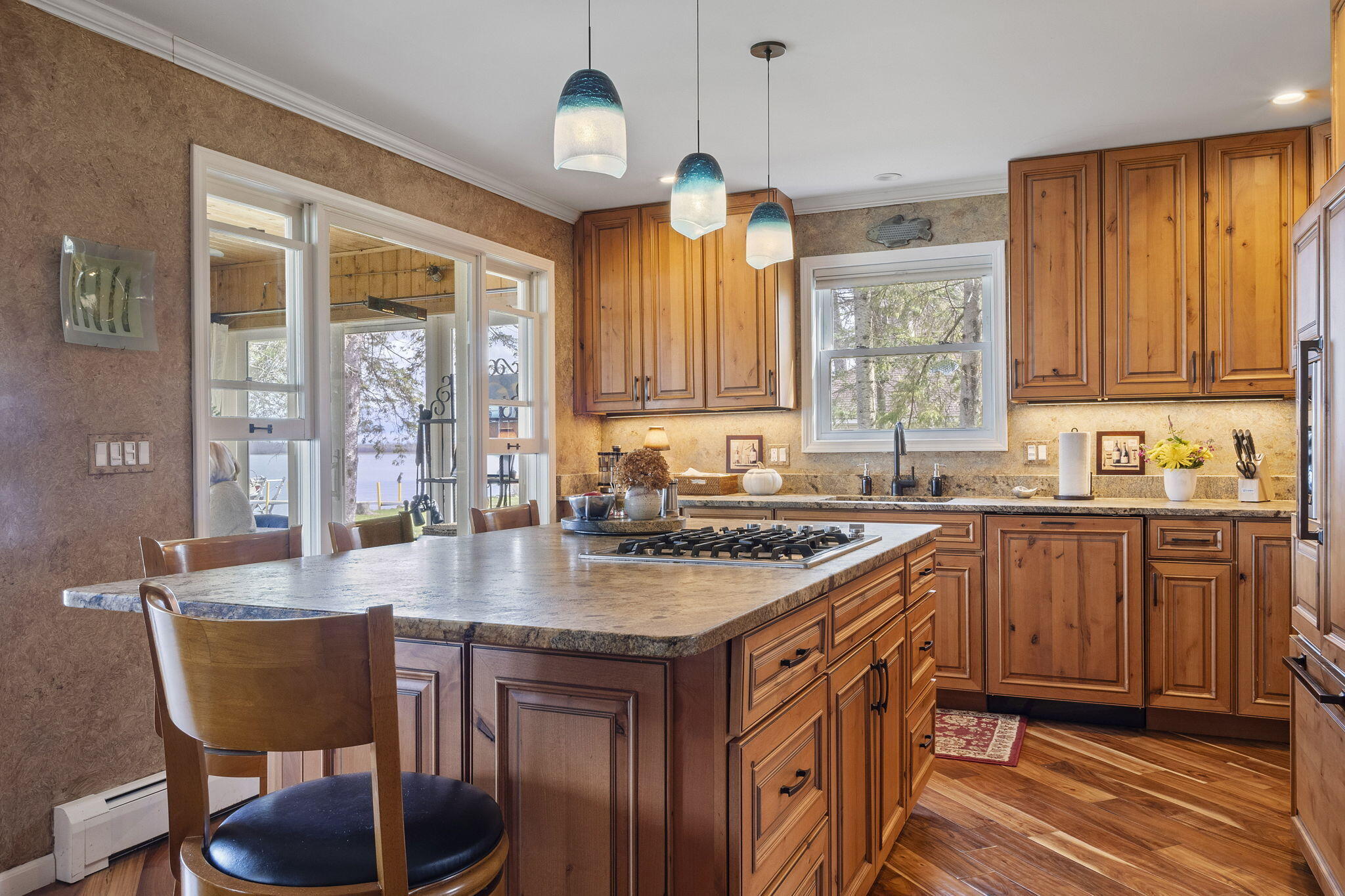 1860 Winifred Street