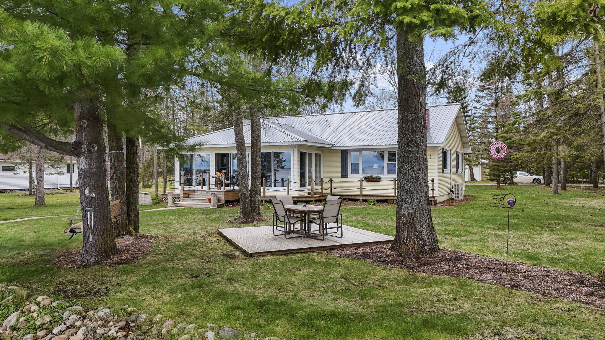 1860 Winifred Street