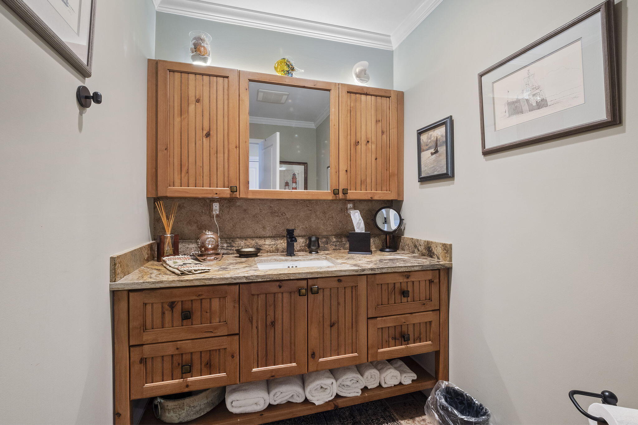 1860 Winifred Street