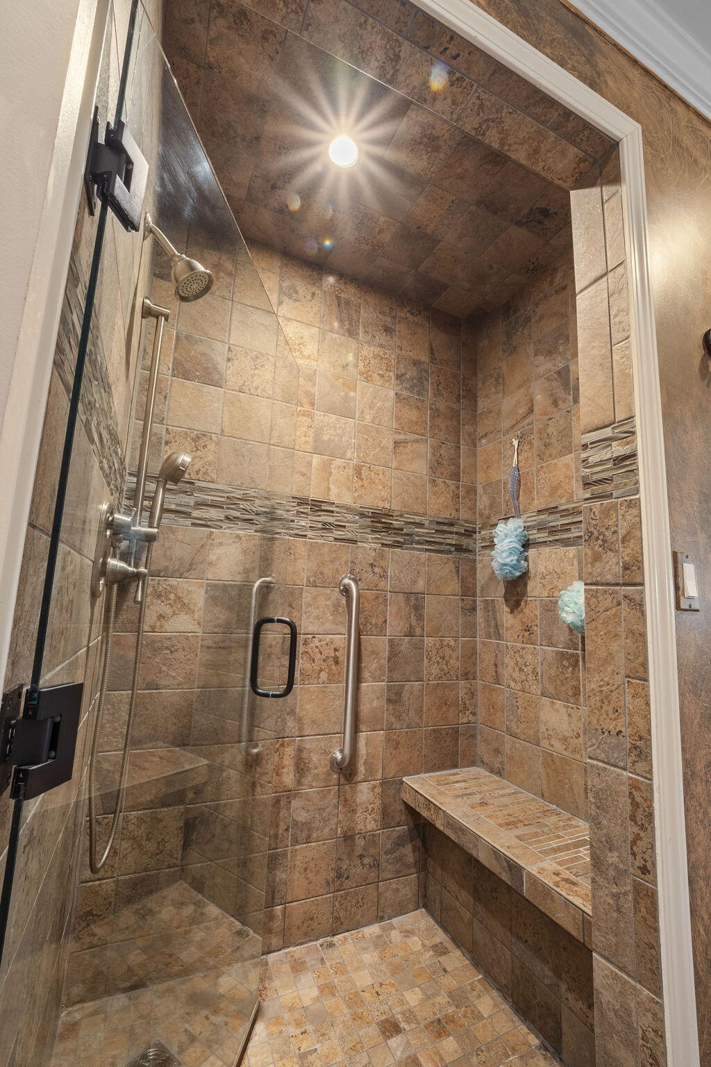 1860 Winifred Street