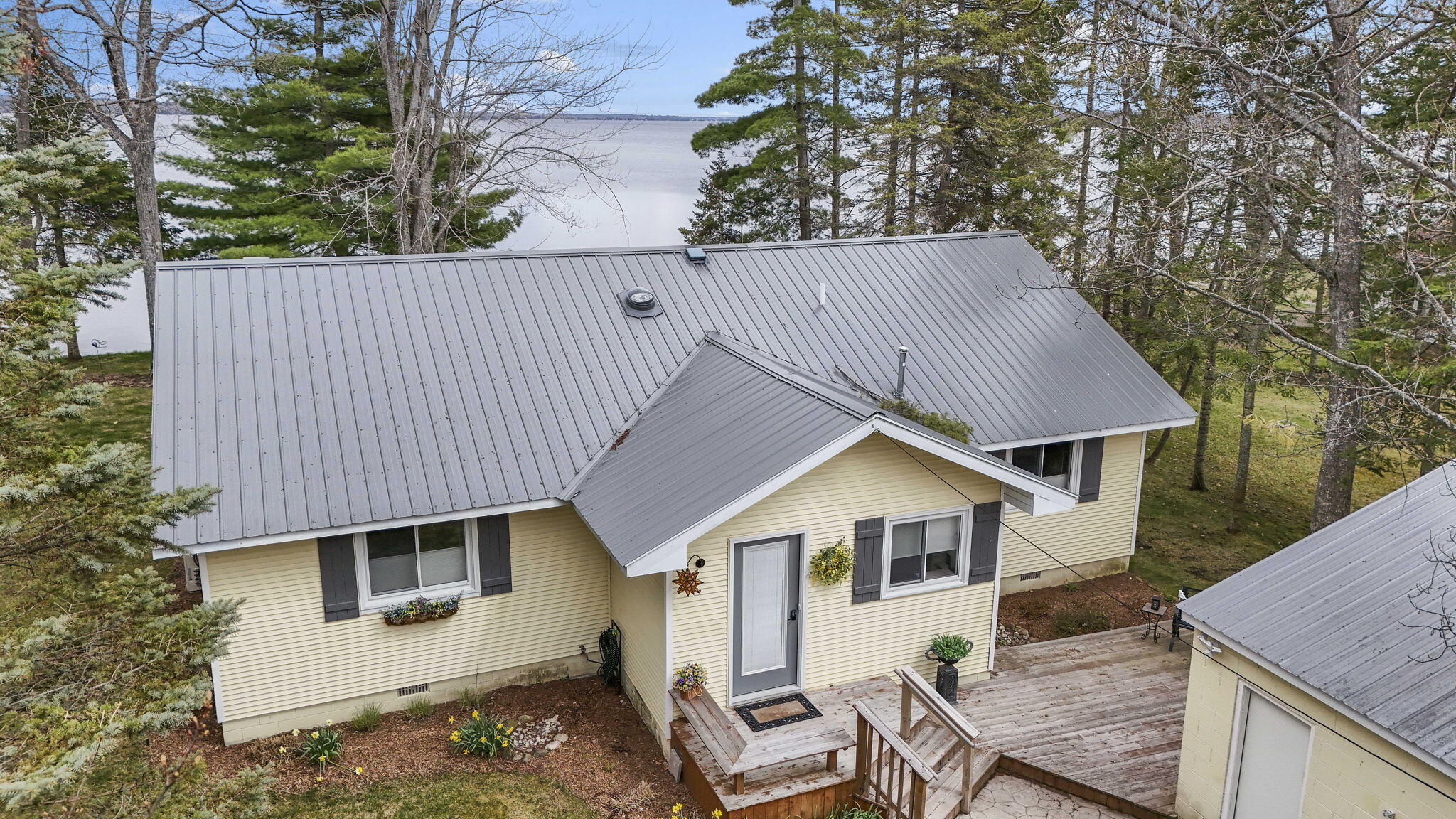 1860 Winifred Street